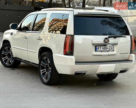 Белый Кадиллак Эскалейд, объемом двигателя 6.2 л и пробегом 220 тыс. км за 28999 $, фото 13 на Automoto.ua
