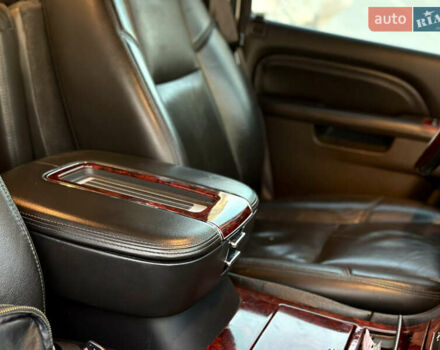 Белый Кадиллак Эскалейд, объемом двигателя 6.2 л и пробегом 220 тыс. км за 28999 $, фото 42 на Automoto.ua