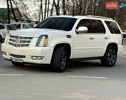 Белый Кадиллак Эскалейд, объемом двигателя 6.2 л и пробегом 220 тыс. км за 28999 $, фото 19 на Automoto.ua