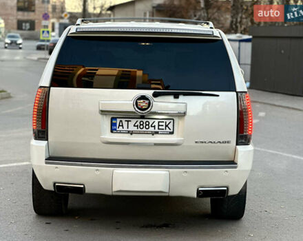 Белый Кадиллак Эскалейд, объемом двигателя 6.2 л и пробегом 220 тыс. км за 28999 $, фото 12 на Automoto.ua