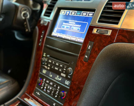 Белый Кадиллак Эскалейд, объемом двигателя 6.2 л и пробегом 220 тыс. км за 28999 $, фото 39 на Automoto.ua