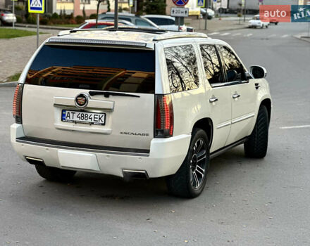 Белый Кадиллак Эскалейд, объемом двигателя 6.2 л и пробегом 220 тыс. км за 28999 $, фото 11 на Automoto.ua