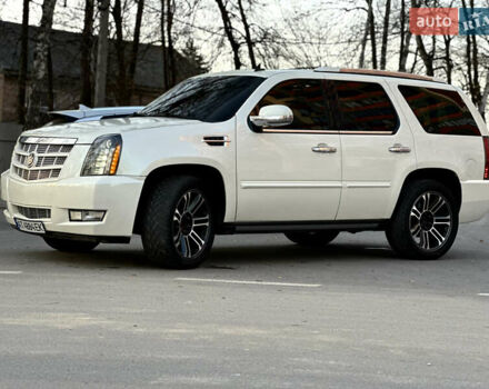 Белый Кадиллак Эскалейд, объемом двигателя 6.2 л и пробегом 220 тыс. км за 28999 $, фото 18 на Automoto.ua