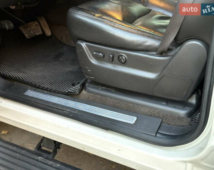 Белый Кадиллак Эскалейд, объемом двигателя 6.2 л и пробегом 220 тыс. км за 28999 $, фото 28 на Automoto.ua