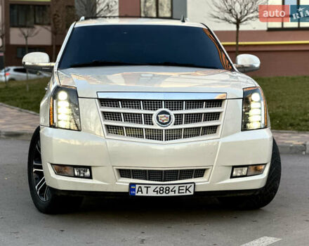 Белый Кадиллак Эскалейд, объемом двигателя 6.2 л и пробегом 220 тыс. км за 28999 $, фото 2 на Automoto.ua