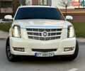 Белый Кадиллак Эскалейд, объемом двигателя 6.2 л и пробегом 220 тыс. км за 28999 $, фото 2 на Automoto.ua