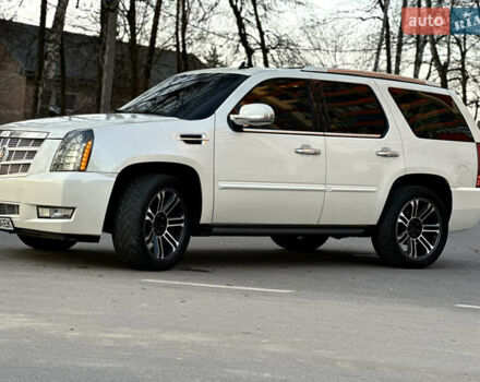 Белый Кадиллак Эскалейд, объемом двигателя 6.2 л и пробегом 220 тыс. км за 28999 $, фото 17 на Automoto.ua