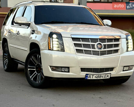 Белый Кадиллак Эскалейд, объемом двигателя 6.2 л и пробегом 220 тыс. км за 28999 $, фото 1 на Automoto.ua