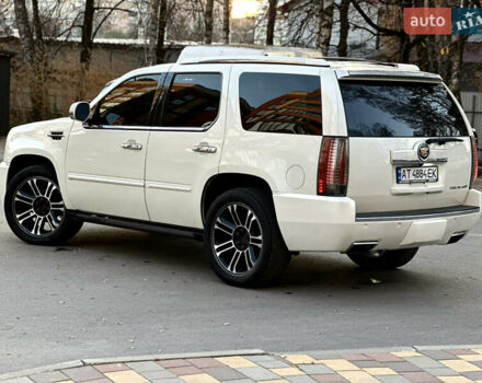 Белый Кадиллак Эскалейд, объемом двигателя 6.2 л и пробегом 220 тыс. км за 28999 $, фото 14 на Automoto.ua