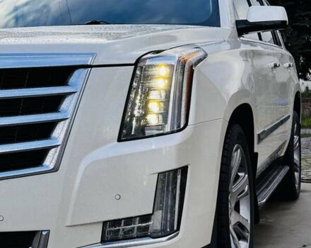 Белый Кадиллак Эскалейд, объемом двигателя 6.2 л и пробегом 197 тыс. км за 32999 $, фото 16 на Automoto.ua