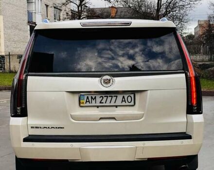 Белый Кадиллак Эскалейд, объемом двигателя 6.2 л и пробегом 197 тыс. км за 32999 $, фото 3 на Automoto.ua