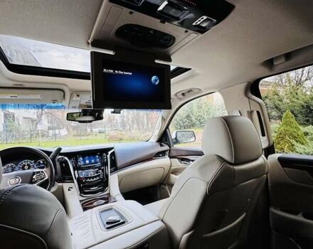 Белый Кадиллак Эскалейд, объемом двигателя 6.2 л и пробегом 197 тыс. км за 32999 $, фото 28 на Automoto.ua