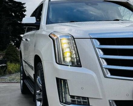 Белый Кадиллак Эскалейд, объемом двигателя 6.2 л и пробегом 197 тыс. км за 32999 $, фото 12 на Automoto.ua