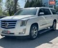 Белый Кадиллак Эскалейд, объемом двигателя 6.2 л и пробегом 120 тыс. км за 36740 $, фото 1 на Automoto.ua