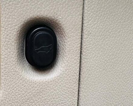 Белый Кадиллак Эскалейд, объемом двигателя 6.2 л и пробегом 197 тыс. км за 32999 $, фото 14 на Automoto.ua