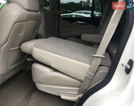 Белый Кадиллак Эскалейд, объемом двигателя 6.2 л и пробегом 197 тыс. км за 32999 $, фото 46 на Automoto.ua