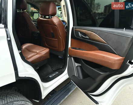 Белый Кадиллак Эскалейд, объемом двигателя 6.2 л и пробегом 125 тыс. км за 45999 $, фото 40 на Automoto.ua