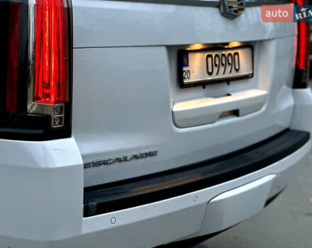 Белый Кадиллак Эскалейд, объемом двигателя 6.2 л и пробегом 125 тыс. км за 45999 $, фото 8 на Automoto.ua