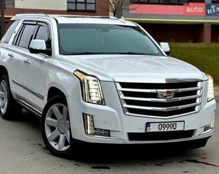 Белый Кадиллак Эскалейд, объемом двигателя 6.2 л и пробегом 125 тыс. км за 45999 $, фото 1 на Automoto.ua