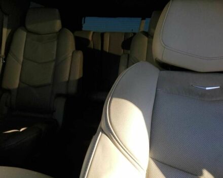 Белый Кадиллак Эскалейд, объемом двигателя 6.2 л и пробегом 210 тыс. км за 22600 $, фото 9 на Automoto.ua