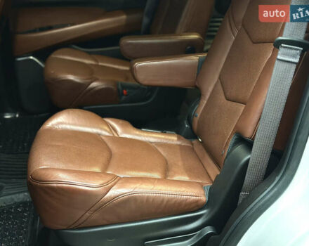 Белый Кадиллак Эскалейд, объемом двигателя 6.2 л и пробегом 125 тыс. км за 45999 $, фото 47 на Automoto.ua