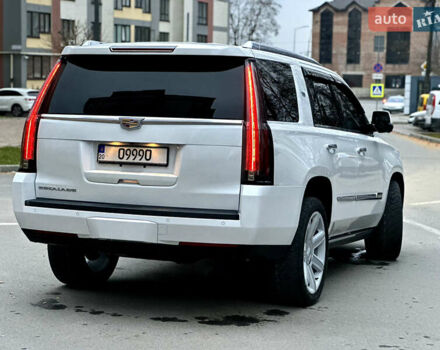 Белый Кадиллак Эскалейд, объемом двигателя 6.2 л и пробегом 125 тыс. км за 45999 $, фото 5 на Automoto.ua