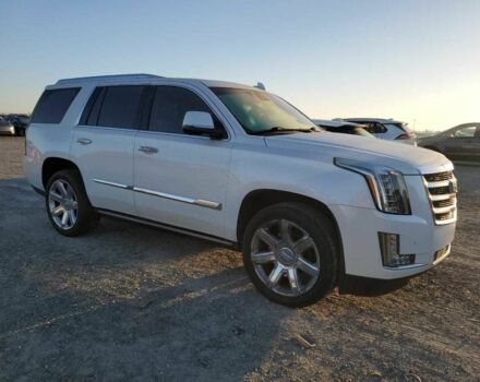 Белый Кадиллак Эскалейд, объемом двигателя 6.2 л и пробегом 210 тыс. км за 22600 $, фото 4 на Automoto.ua