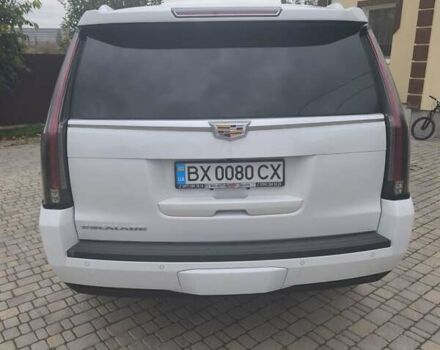 Кадиллак Эскалейд 2016 в Хмельницком на Automoto.ua Белый Кадиллак Эскалейд, объемом двигателя 6.2 л и пробегом 125 тыс. км за 40000 $, фото 3 на Automoto.ua