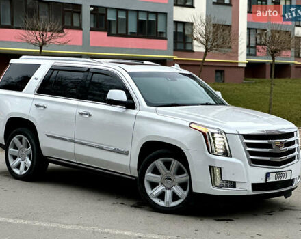 Белый Кадиллак Эскалейд, объемом двигателя 6.2 л и пробегом 125 тыс. км за 45999 $, фото 3 на Automoto.ua