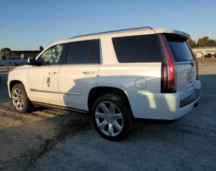 Белый Кадиллак Эскалейд, объемом двигателя 6.2 л и пробегом 210 тыс. км за 22600 $, фото 1 на Automoto.ua