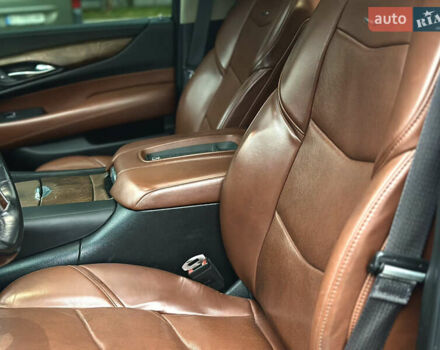 Белый Кадиллак Эскалейд, объемом двигателя 6.2 л и пробегом 125 тыс. км за 45999 $, фото 23 на Automoto.ua