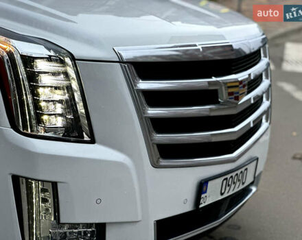 Белый Кадиллак Эскалейд, объемом двигателя 6.2 л и пробегом 125 тыс. км за 45999 $, фото 11 на Automoto.ua