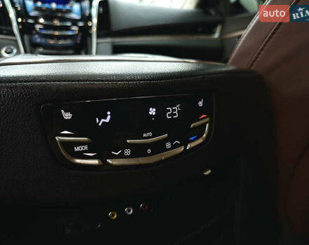 Белый Кадиллак Эскалейд, объемом двигателя 6.2 л и пробегом 125 тыс. км за 45999 $, фото 48 на Automoto.ua