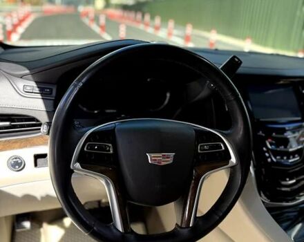 Білий Каділак Ескалейд, об'ємом двигуна 6.2 л та пробігом 150 тис. км за 50300 $, фото 14 на Automoto.ua