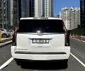 Білий Каділак Ескалейд, об'ємом двигуна 6.2 л та пробігом 150 тис. км за 50300 $, фото 5 на Automoto.ua
