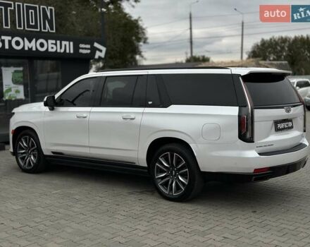 Каділак Ескалейд 2021 у Чернівцях на Automoto.ua Білий Каділак Ескалейд, об'ємом двигуна 6.16 л та пробігом 54 тис. км за 115000 $, фото 17 на Automoto.ua