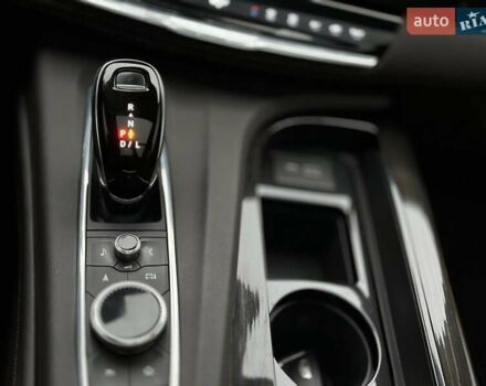 Каділак Ескалейд 2021 у Чернівцях на Automoto.ua Білий Каділак Ескалейд, об'ємом двигуна 6.16 л та пробігом 54 тис. км за 115000 $, фото 48 на Automoto.ua