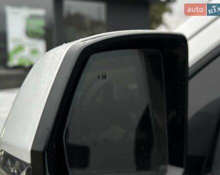 Каділак Ескалейд 2021 у Чернівцях на Automoto.ua Білий Каділак Ескалейд, об'ємом двигуна 6.16 л та пробігом 54 тис. км за 115000 $, фото 40 на Automoto.ua