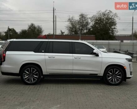 Каділак Ескалейд 2021 у Чернівцях на Automoto.ua Білий Каділак Ескалейд, об'ємом двигуна 6.16 л та пробігом 54 тис. км за 115000 $, фото 11 на Automoto.ua