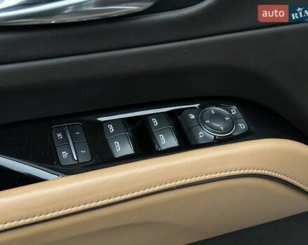 Каділак Ескалейд 2021 у Чернівцях на Automoto.ua Білий Каділак Ескалейд, об'ємом двигуна 6.16 л та пробігом 54 тис. км за 115000 $, фото 42 на Automoto.ua