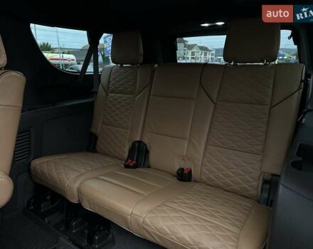 Каділак Ескалейд 2021 у Чернівцях на Automoto.ua Білий Каділак Ескалейд, об'ємом двигуна 6.16 л та пробігом 54 тис. км за 115000 $, фото 32 на Automoto.ua