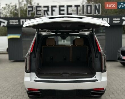 Каділак Ескалейд 2021 у Чернівцях на Automoto.ua Білий Каділак Ескалейд, об'ємом двигуна 6.16 л та пробігом 54 тис. км за 115000 $, фото 26 на Automoto.ua