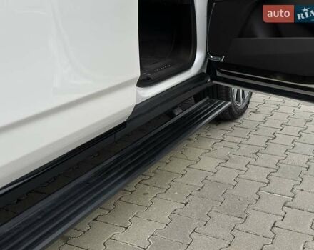 Каділак Ескалейд 2021 у Чернівцях на Automoto.ua Білий Каділак Ескалейд, об'ємом двигуна 6.16 л та пробігом 54 тис. км за 115000 $, фото 15 на Automoto.ua