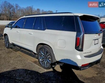 Белый Кадиллак Эскалейд, объемом двигателя 3 л и пробегом 42 тыс. км за 30000 $, фото 1 на Automoto.ua