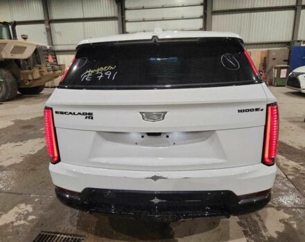 Білий Каділак Ескалейд, об'ємом двигуна 0 л та пробігом 8 тис. км за 113100 $, фото 5 на Automoto.ua