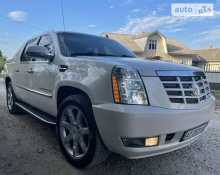 Белый Кадиллак Эскалейд, объемом двигателя 6.2 л и пробегом 239 тыс. км за 34900 $, фото 1 на Automoto.ua