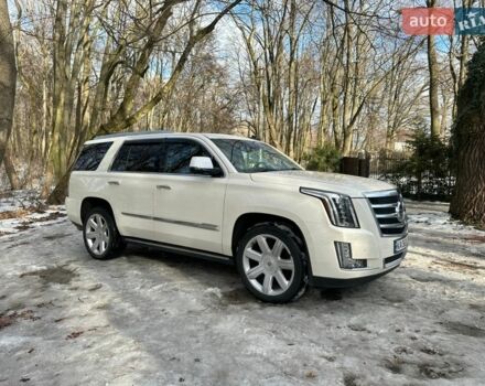 Белый Кадиллак Эскалейд, объемом двигателя 6.16 л и пробегом 188 тыс. км за 28000 $, фото 1 на Automoto.ua