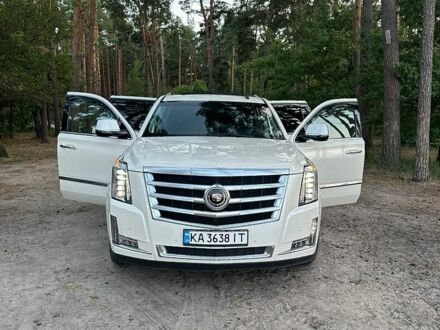 Білий Каділак Ескалейд, об'ємом двигуна 6.16 л та пробігом 188 тис. км за 22000 $, фото 1 на Automoto.ua