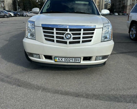 Кадиллак Эскалейд 2007 в Харькове на Automoto.ua Бежевый Кадиллак Эскалейд, объемом двигателя 6.2 л и пробегом 70 тыс. км за 35000 $, фото 1 на Automoto.ua