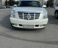 Кадиллак Эскалейд 2007 в Харькове на Automoto.ua Бежевый Кадиллак Эскалейд, объемом двигателя 6.2 л и пробегом 70 тыс. км за 35000 $, фото 1 на Automoto.ua